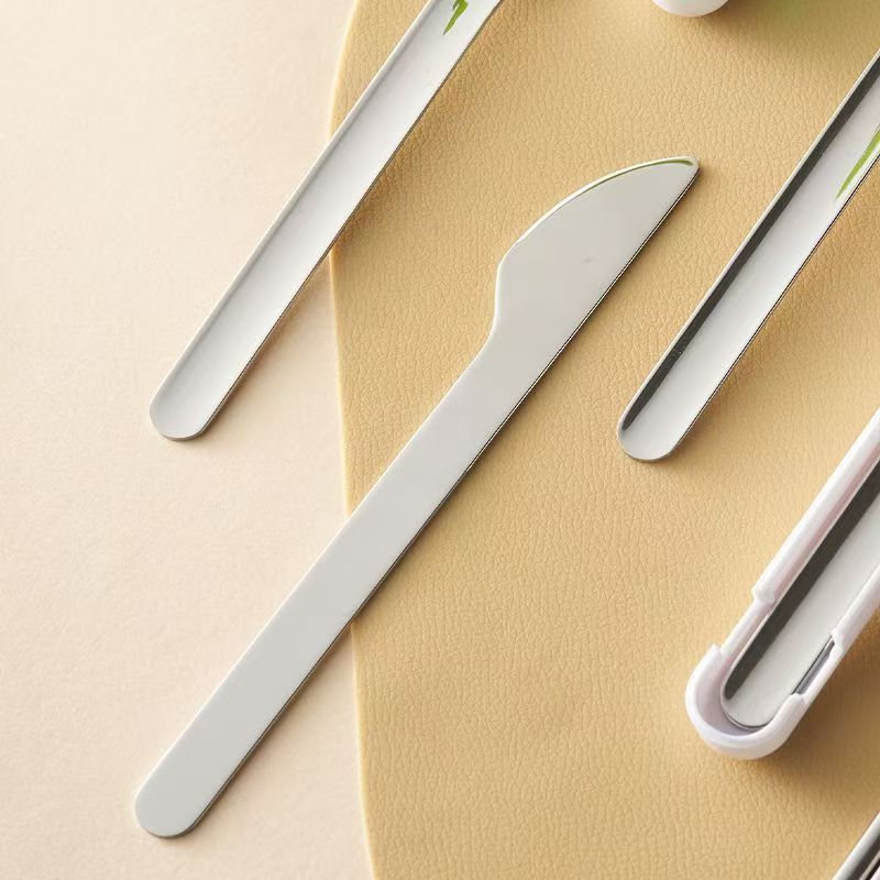 مجموعة أدوات المائدة المحمولة  - مراجعة Weaning Spoon Set وسعره