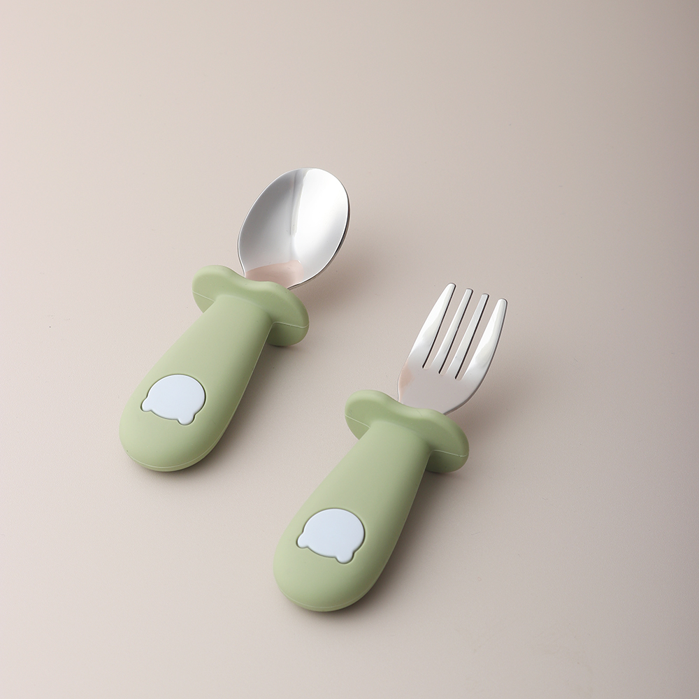 ملعقة وشوكة سيليكون على شكل با - مراجعة Baby Food Utensils وسعره